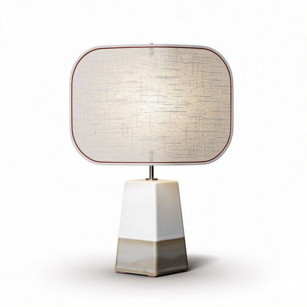 Lampa stołowa z materiałowym kloszem w kolorze beżowym 15 x 15 x 30cm